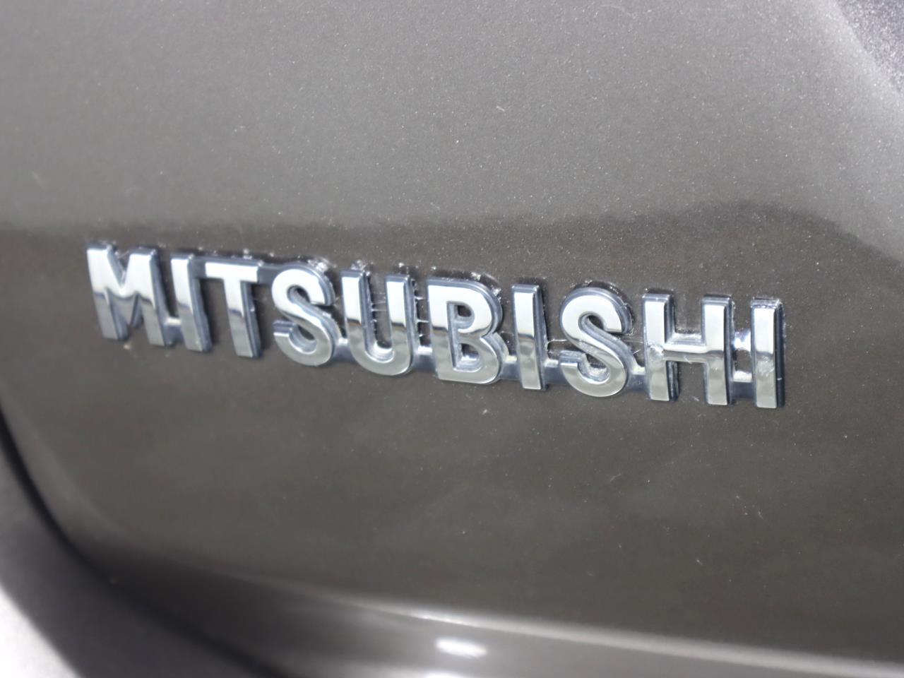 Vehicle image 37 of 45