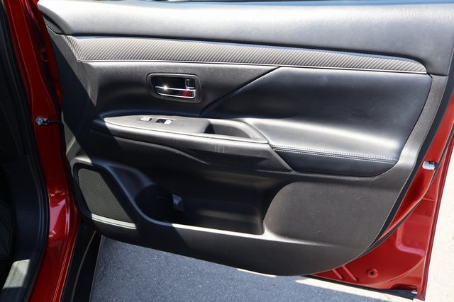 Vehicle image 43 of 52