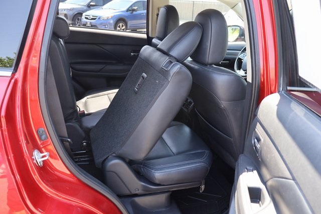 Vehicle image 25 of 52