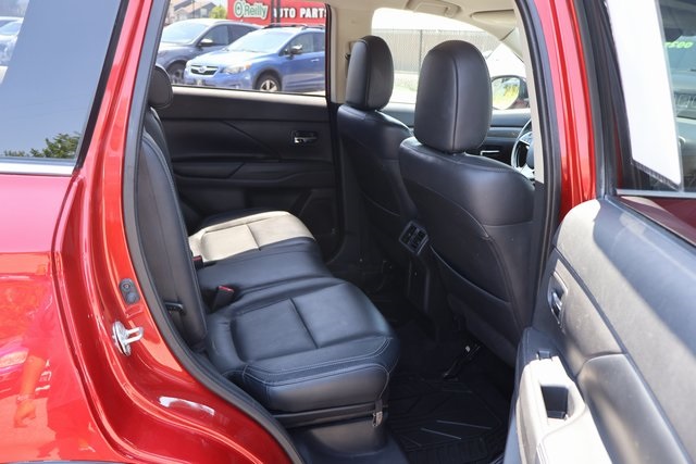 Vehicle image 27 of 52
