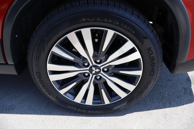 Vehicle image 12 of 52