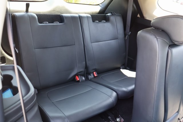Vehicle image 19 of 52