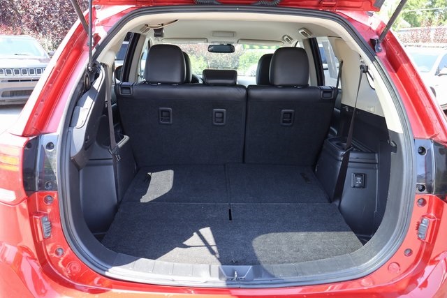 Vehicle image 17 of 52