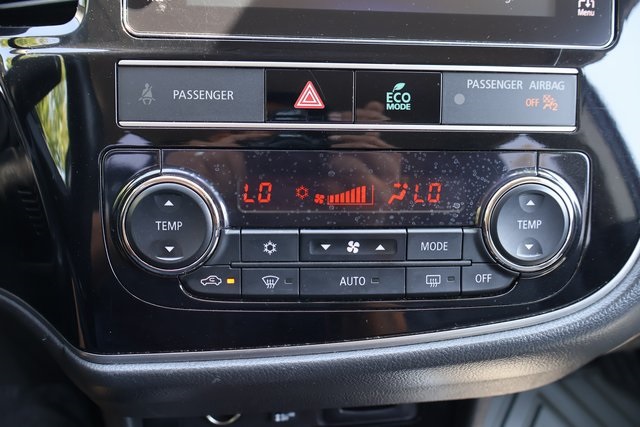 Vehicle image 41 of 52