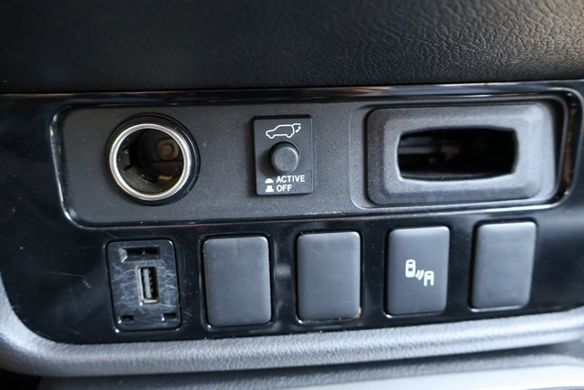 Vehicle image 45 of 52