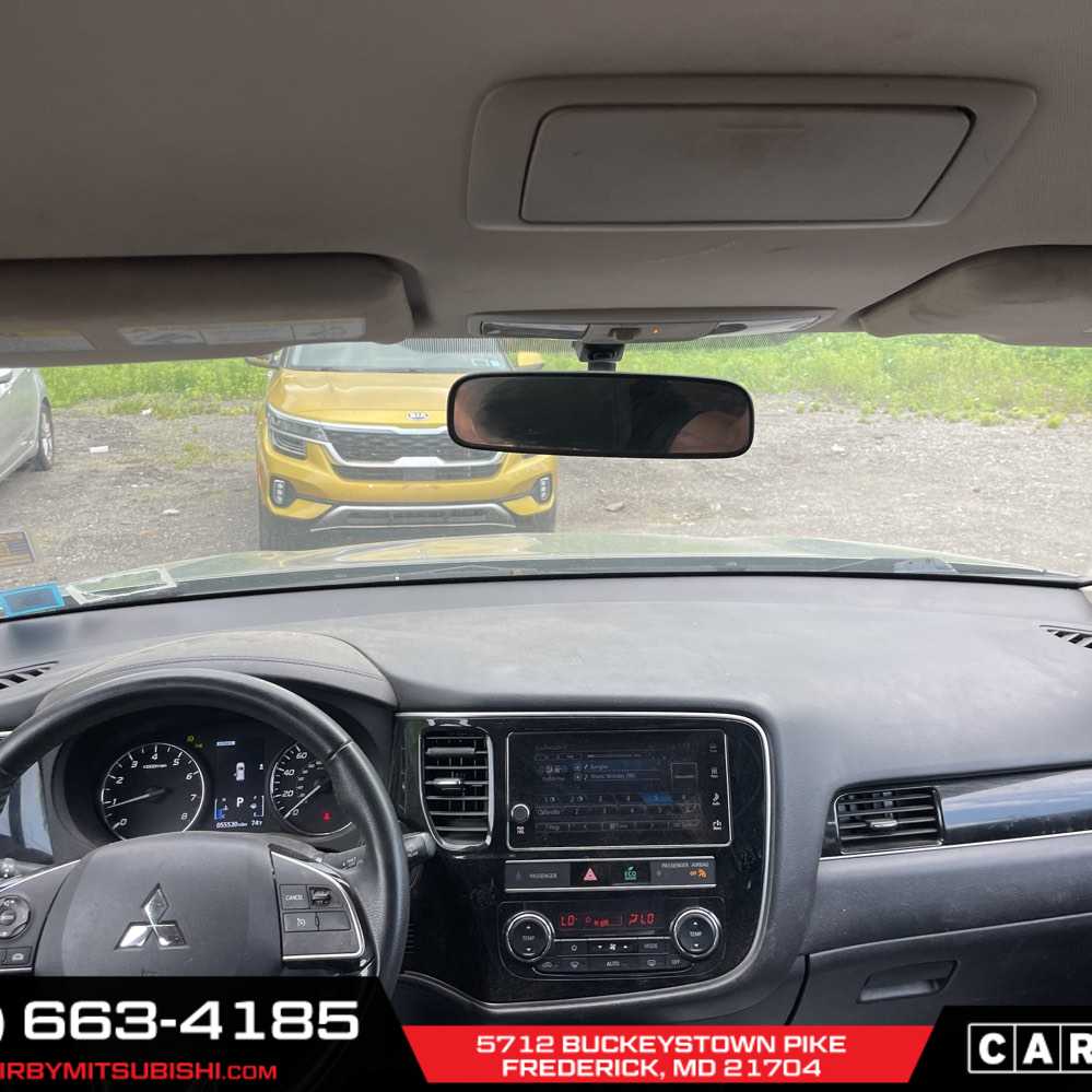 Vehicle image 10 of 12