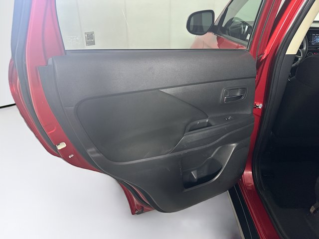 Vehicle image 21 of 29
