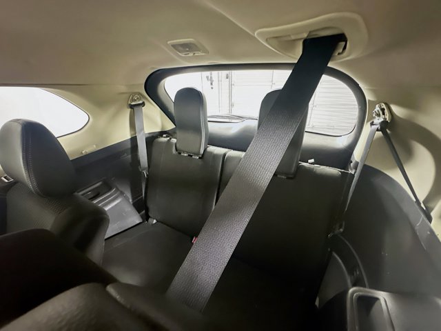 Vehicle image 25 of 29