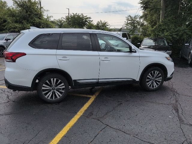 Vehicle image 8 of 12
