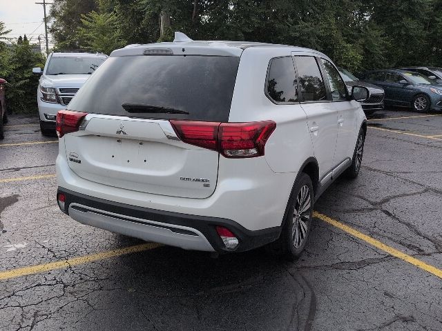 Vehicle image 9 of 12