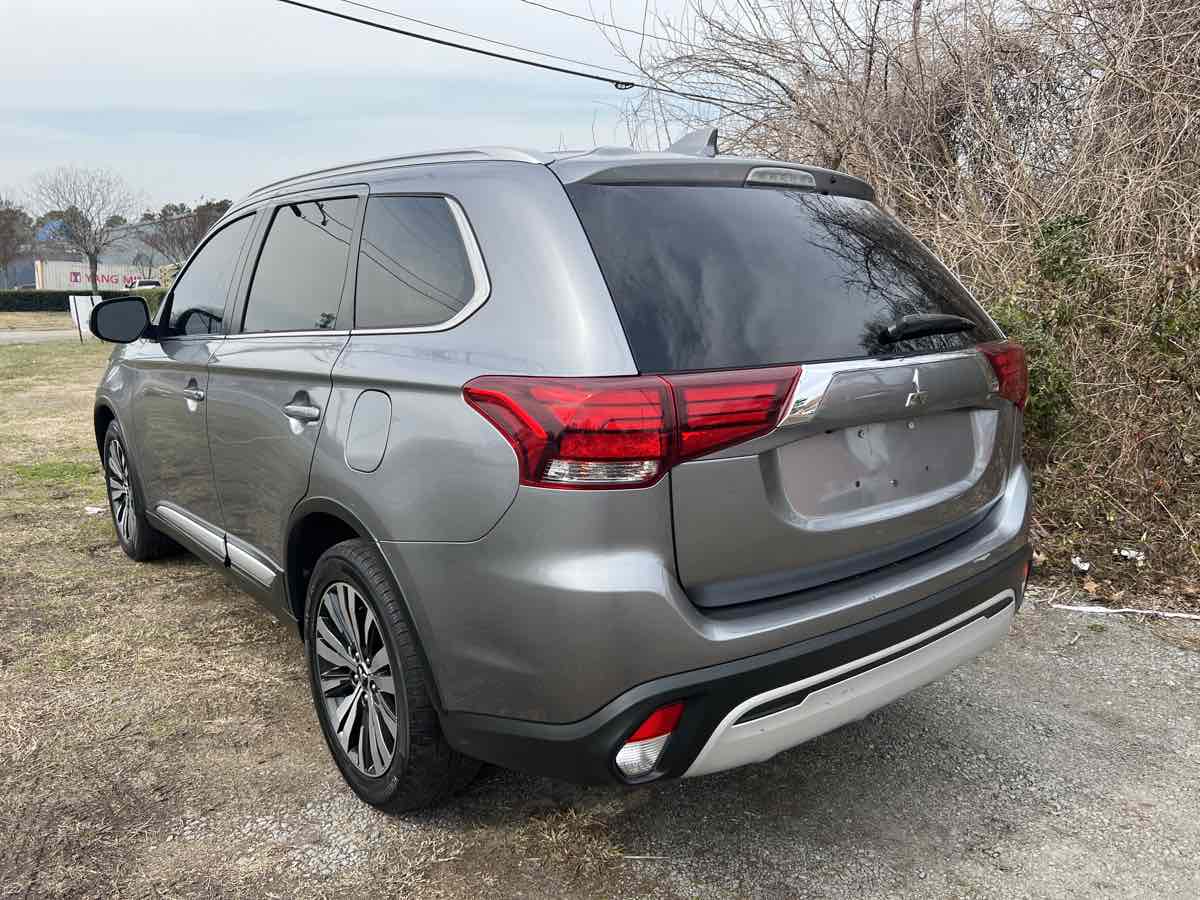 Vehicle image 6 of 18
