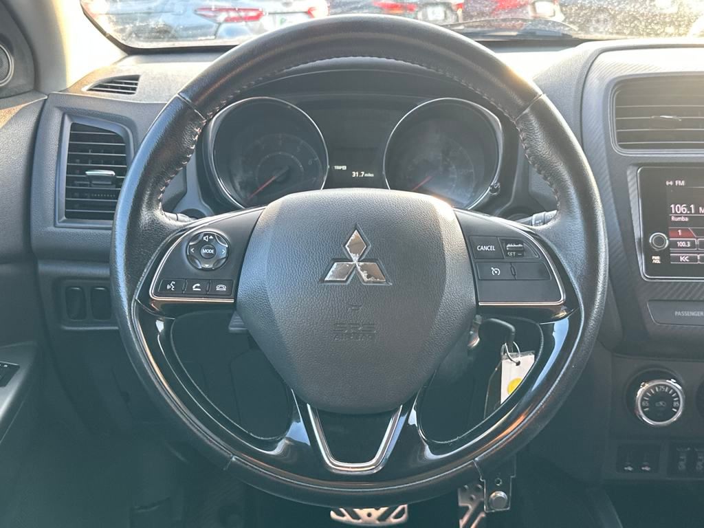 Vehicle image 27 of 28