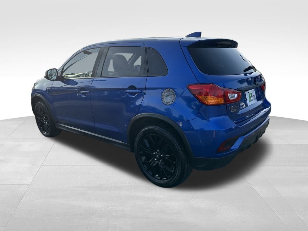 Vehicle image 7 of 28