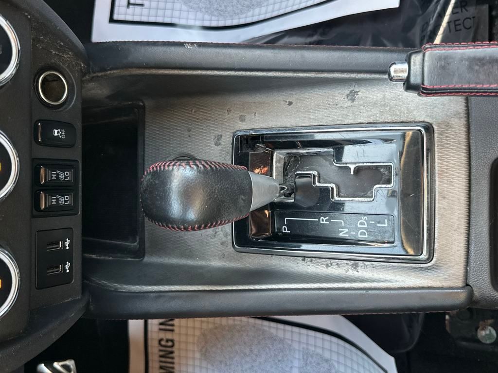 Vehicle image 21 of 28