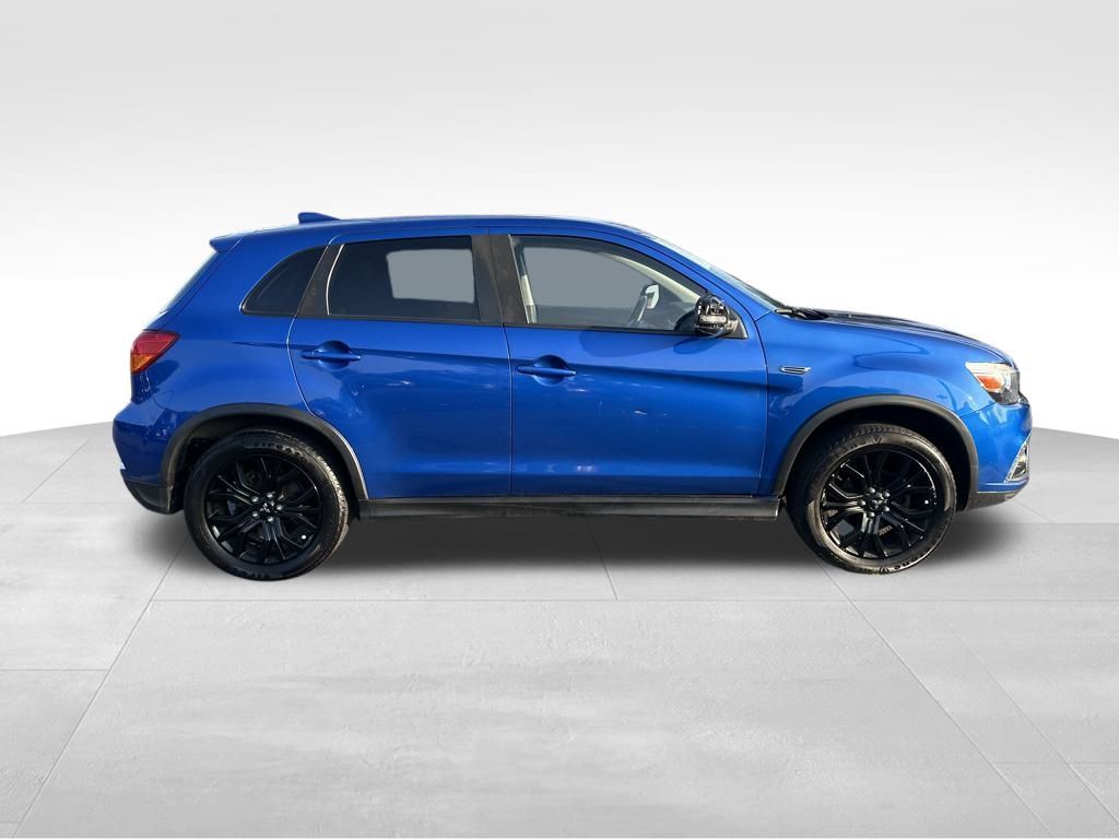 Vehicle image 4 of 28