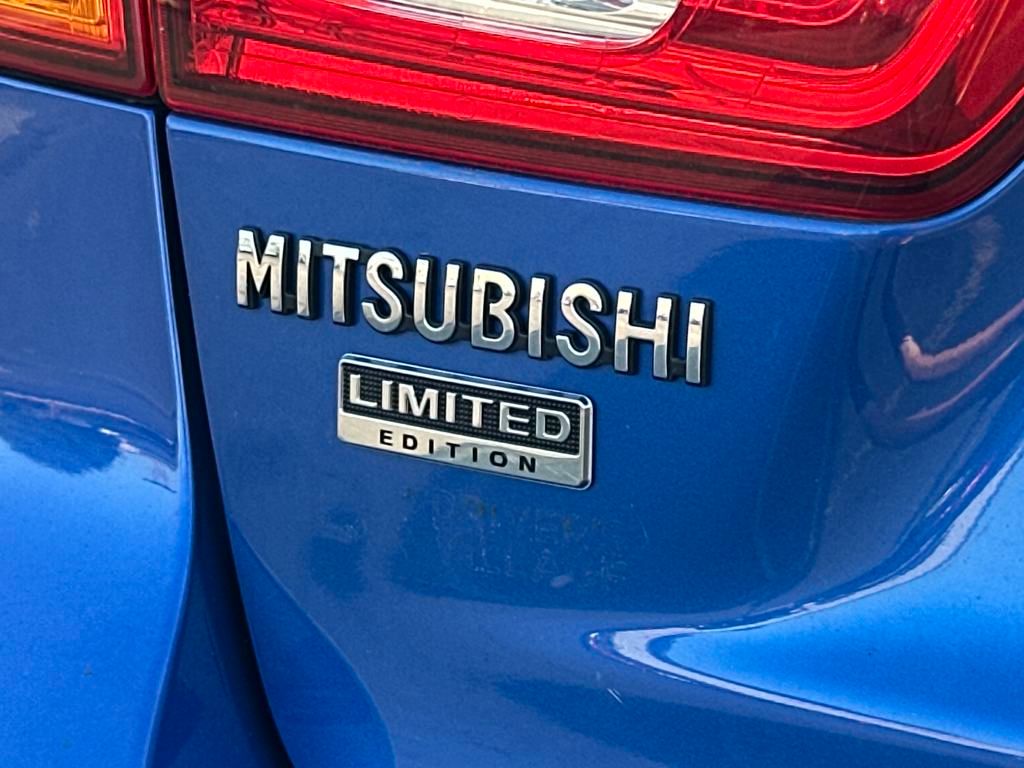 Vehicle image 26 of 28