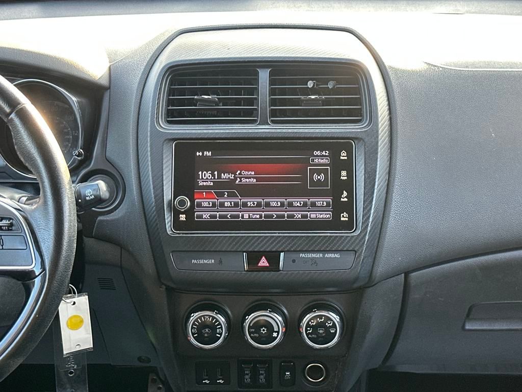 Vehicle image 20 of 28