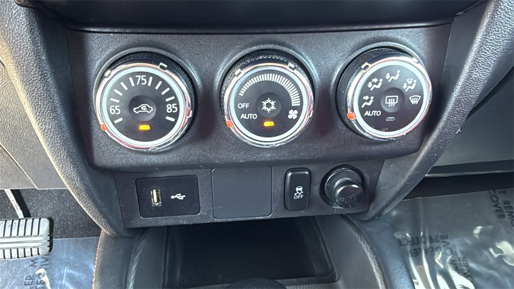 Vehicle image 27 of 35