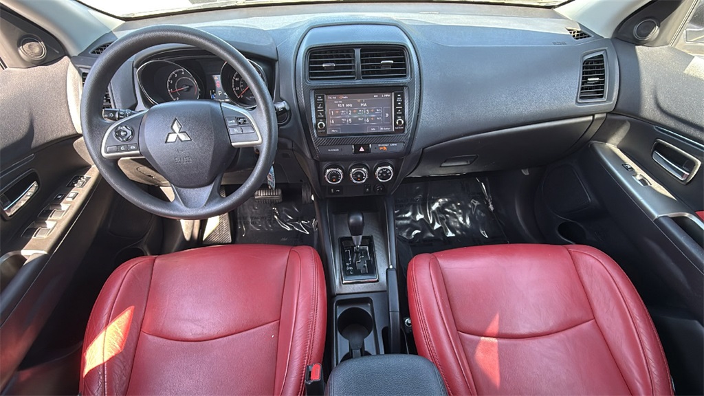 Vehicle image 20 of 35