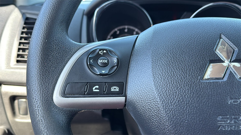 Vehicle image 23 of 35