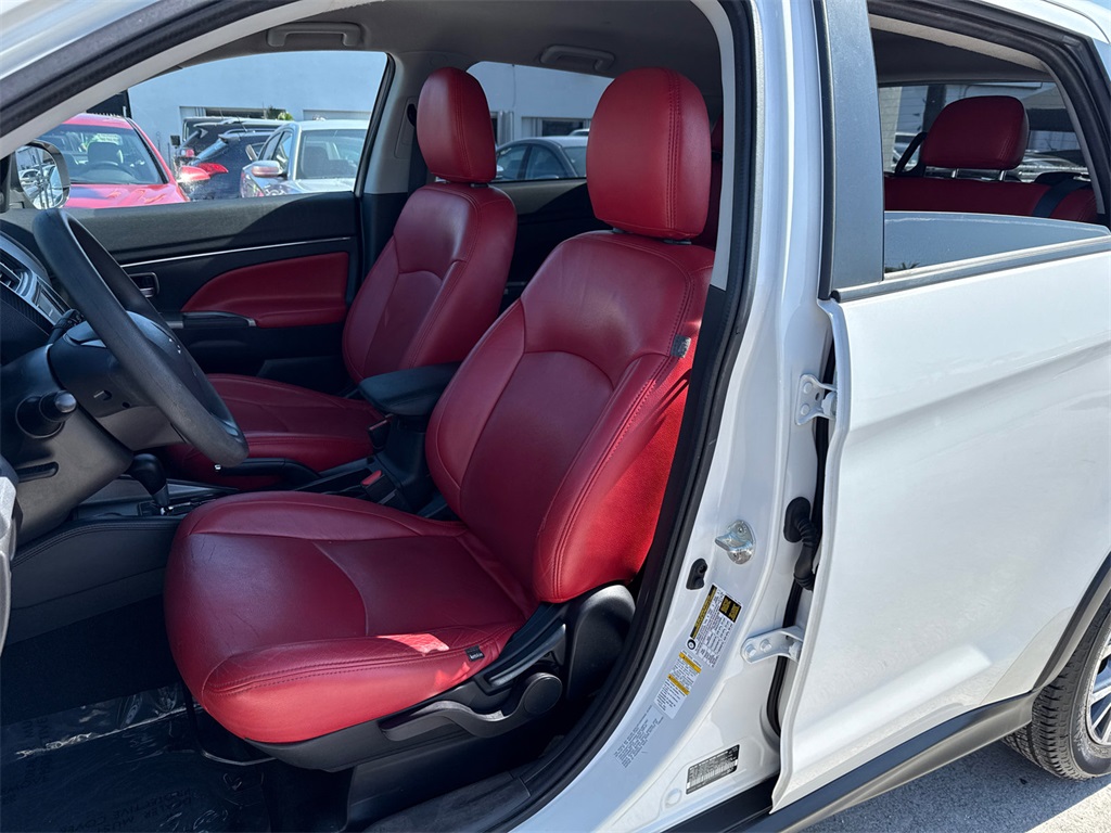 Vehicle image 15 of 35