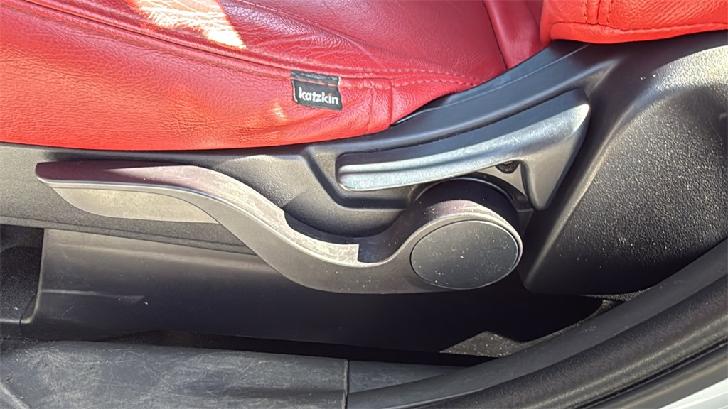 Vehicle image 14 of 35