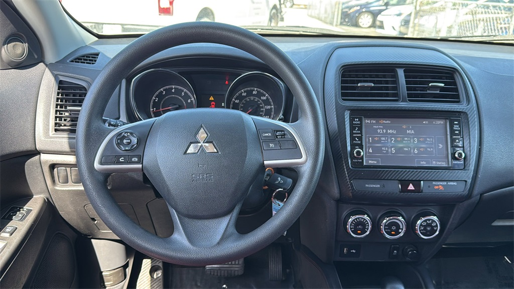 Vehicle image 22 of 35
