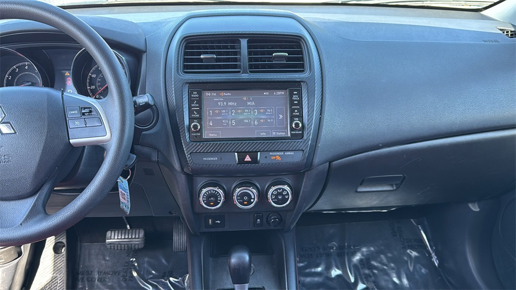 Vehicle image 26 of 35