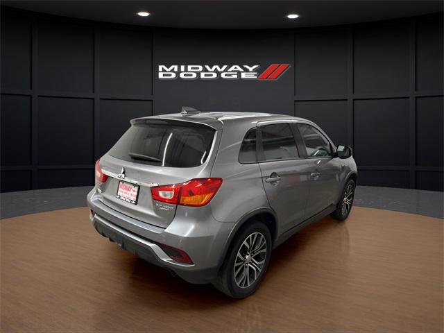Vehicle image 4 of 26
