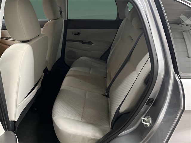 Vehicle image 10 of 26