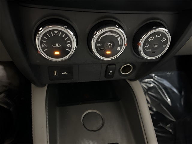 Vehicle image 18 of 26