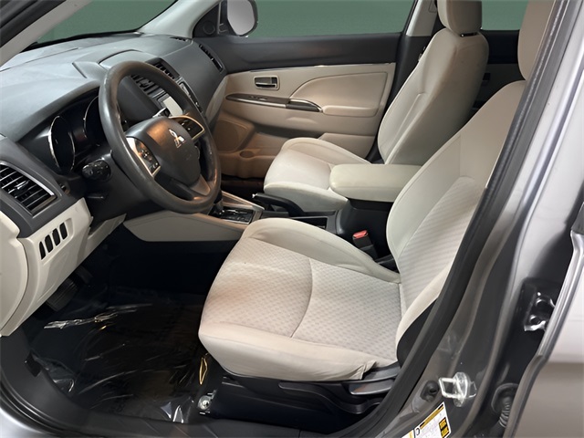 Vehicle image 11 of 26