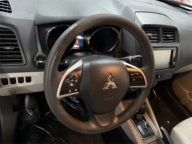 Vehicle image 13 of 26