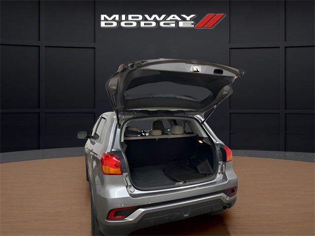 Vehicle image 25 of 26