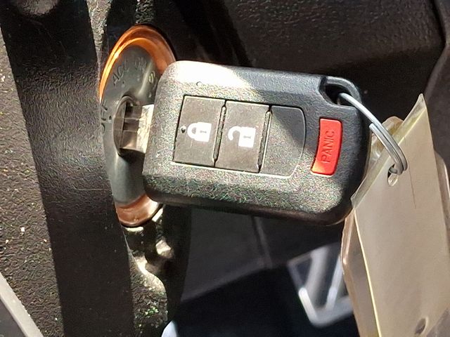 Vehicle image 23 of 31