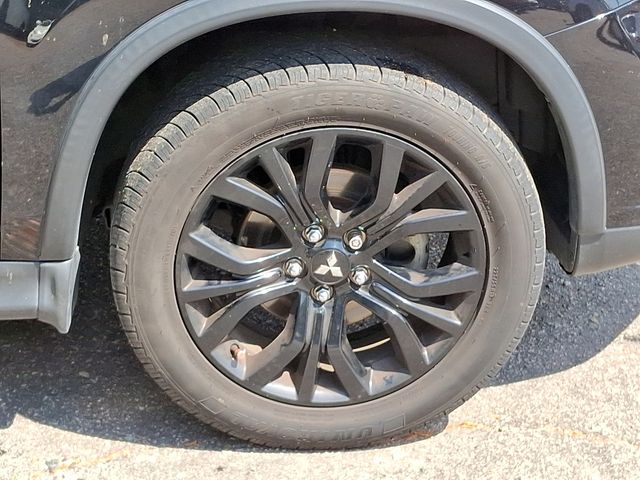 Vehicle image 8 of 31
