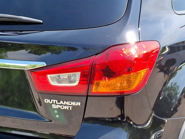 Vehicle image 10 of 31