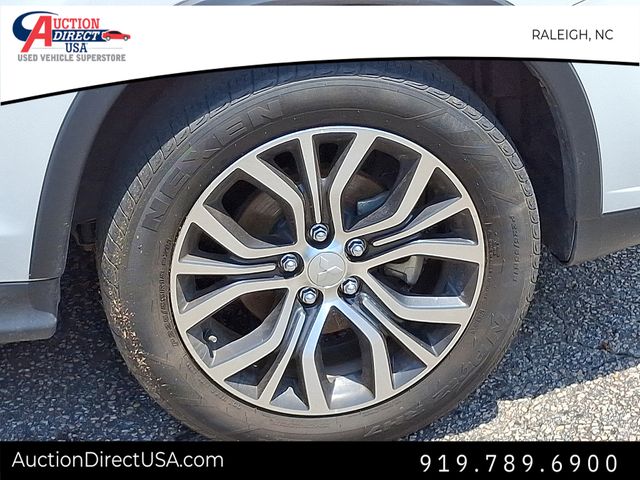 Vehicle image 10 of 37