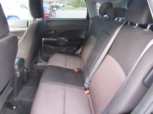Vehicle image 11 of 17