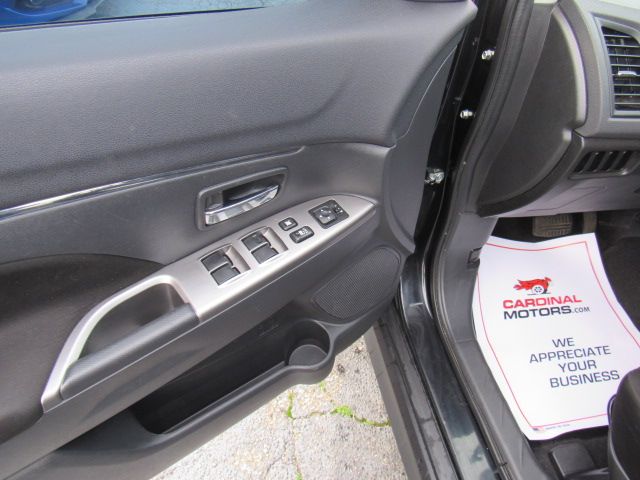 Vehicle image 12 of 17