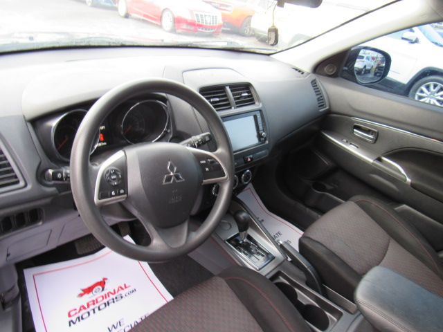 Vehicle image 8 of 17