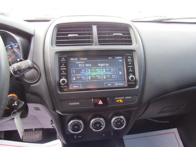 Vehicle image 14 of 17