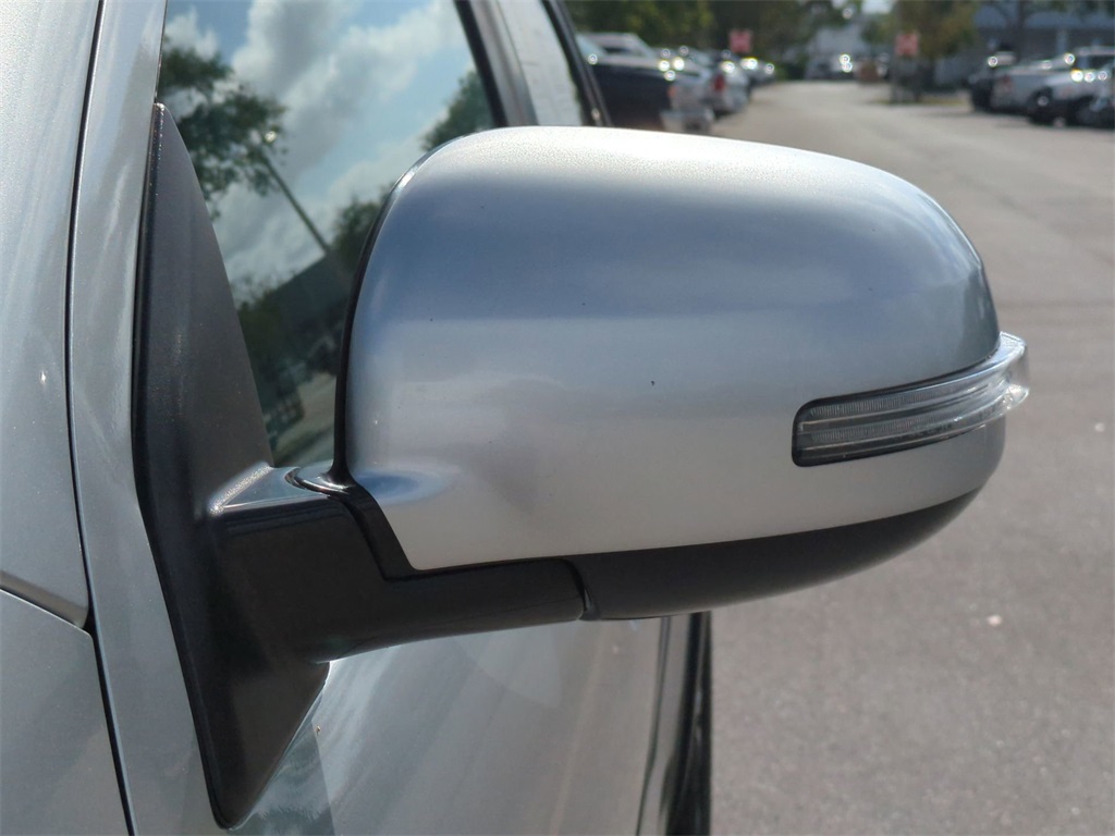 Vehicle image 12 of 29
