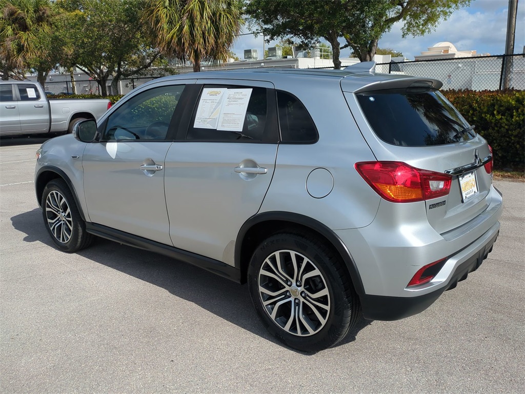Vehicle image 8 of 29