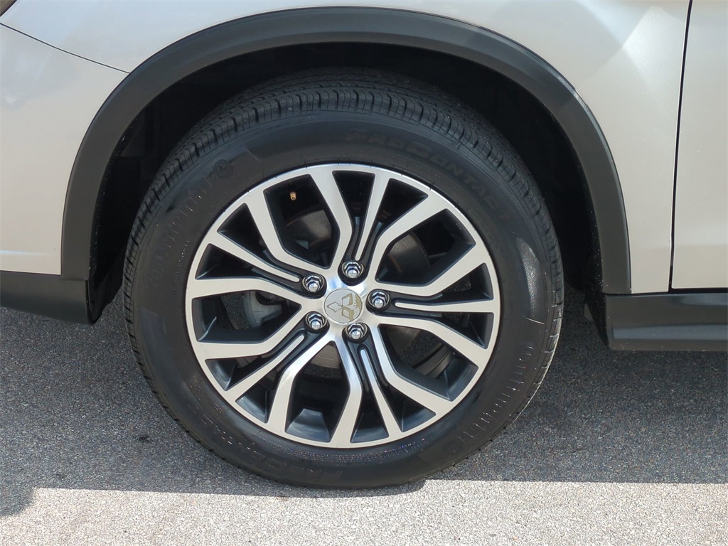 Vehicle image 11 of 29