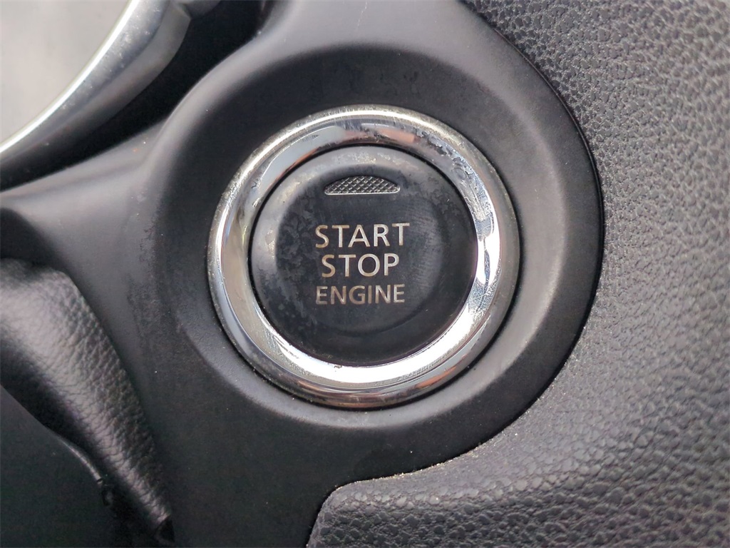 Vehicle image 28 of 29