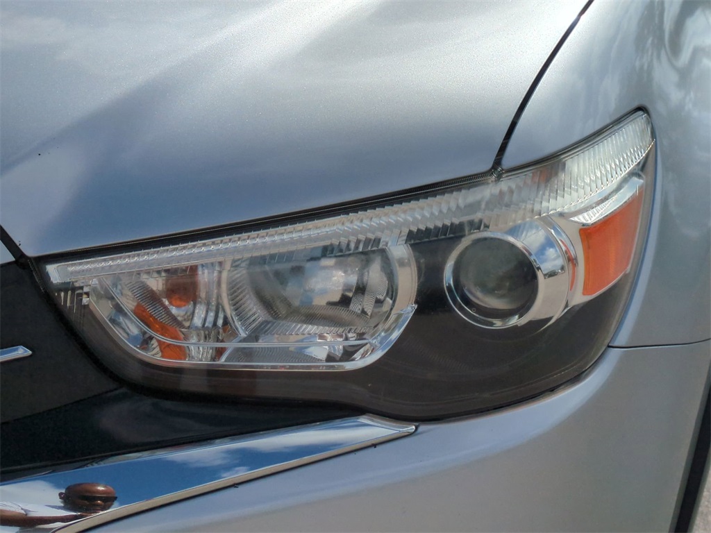 Vehicle image 10 of 29