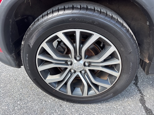 Vehicle image 9 of 22