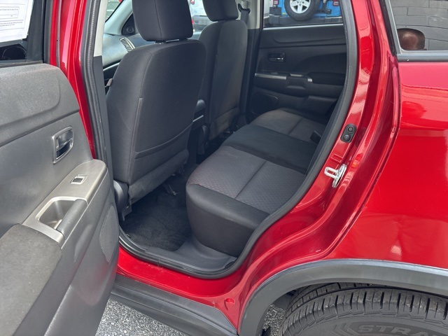 Vehicle image 13 of 22
