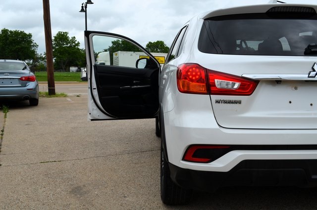 Vehicle image 8 of 35